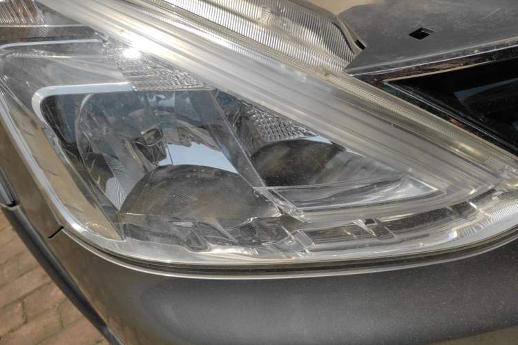Used Nissan Livina 2013 Jinrui 1.6XL CVT Comfort Edition Right Front Headlight