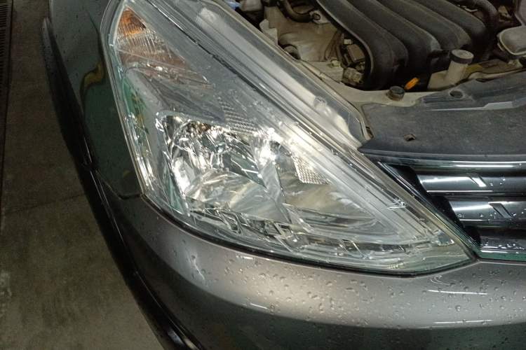 Used Nissan Livina 2013 Jingrui 1.6XL Manual Comfort Edition Right Front Headlight