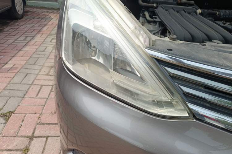 Used Nissan Livina 2013 1.6XE CVT Comfort Edition Right Front Headlight