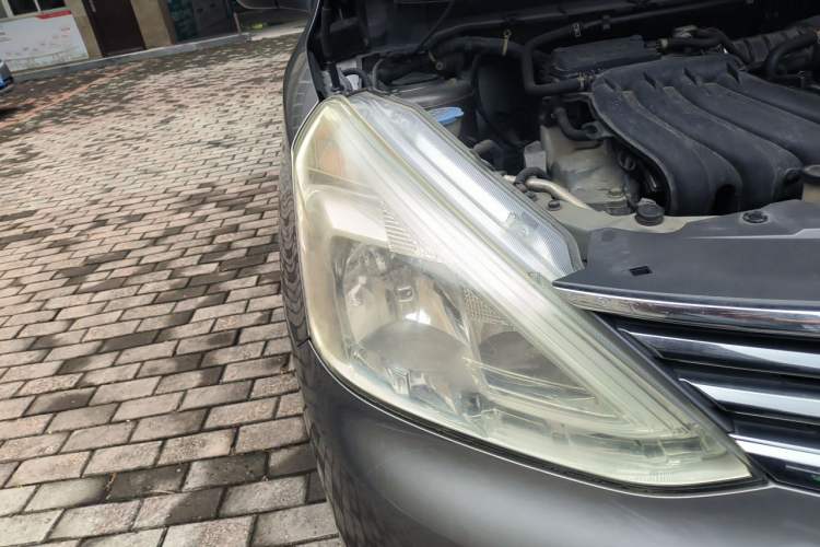 Used Nissan Livina 2013 1.6XE CVT Comfort Edition Right Front Headlight