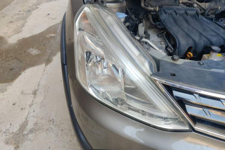Used Nissan Livina 2013 JINRUI 1.6XV CVT Luxury Edition Right Front Headlight