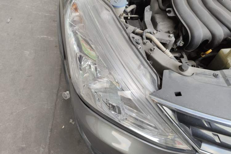 Used Nissan Livina 2013 Jinrui 1.6XL CVT Comfort Edition Right Front Headlight