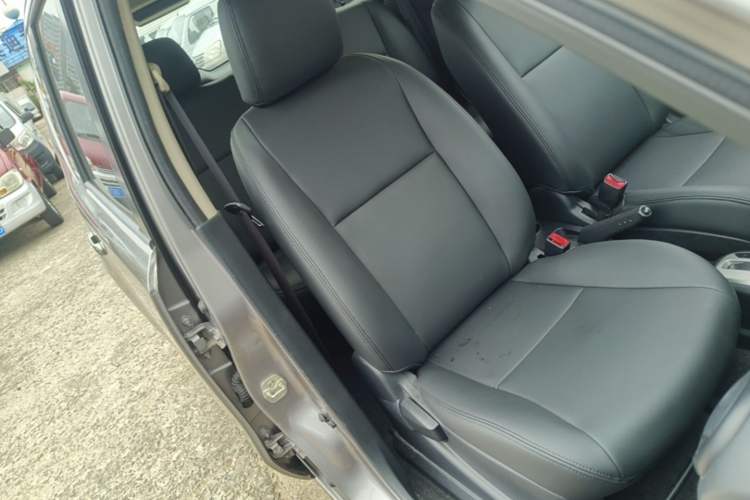 Used Nissan Livina 2013 1.6XE CVT Comfort Edition Right Front Seat