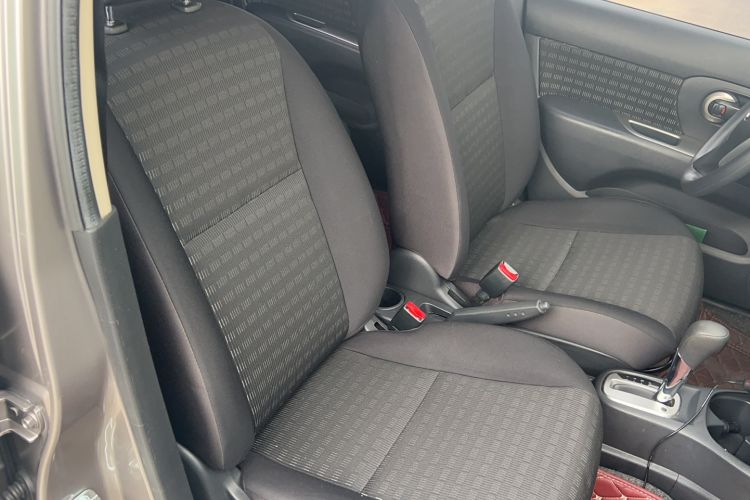 Used Nissan Livina 2013 JINRUI 1.6XV CVT Luxury Edition Right Front Seat