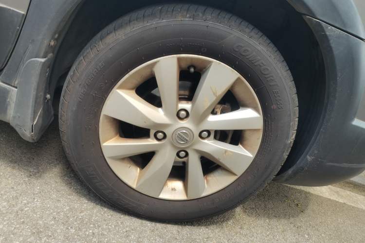 Used Nissan Livina 2013 Jingrui 1.6XL Manual Comfort Edition Right Front Wheel Hub