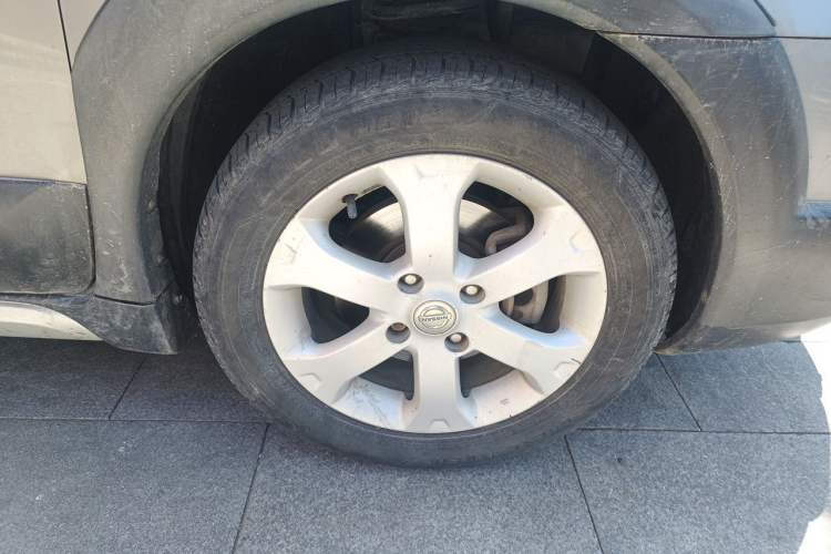 Used Nissan Livina 2013 JINRUI 1.6XV CVT Luxury Edition Right Front Wheel Hub