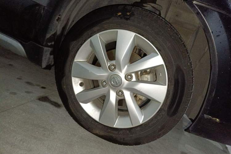 Used Nissan Livina 2013 Jingrui 1.6XL Manual Comfort Edition Right Front Wheel Hub
