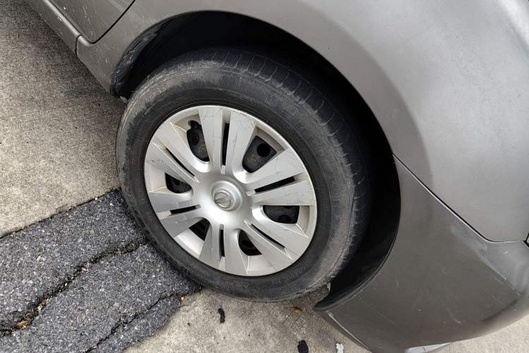 Used Nissan Livina 2013 1.6XE CVT Comfort Edition Right Front Wheel Hub