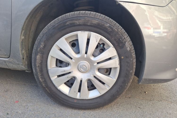 Used Nissan Livina 2013 1.6XE CVT Comfort Edition Right Front Wheel Hub