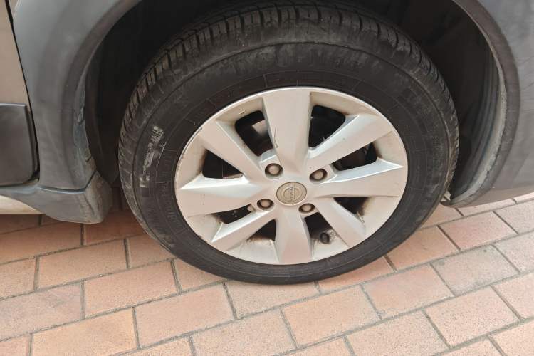 Used Nissan Livina 2013 Jinrui 1.6XL CVT Comfort Edition Right Front Wheel Hub