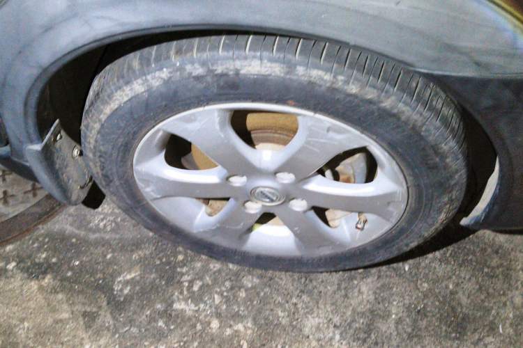 Used Nissan Livina 2013 JINRUI 1.6XV CVT Luxury Edition Right Front Wheel Hub