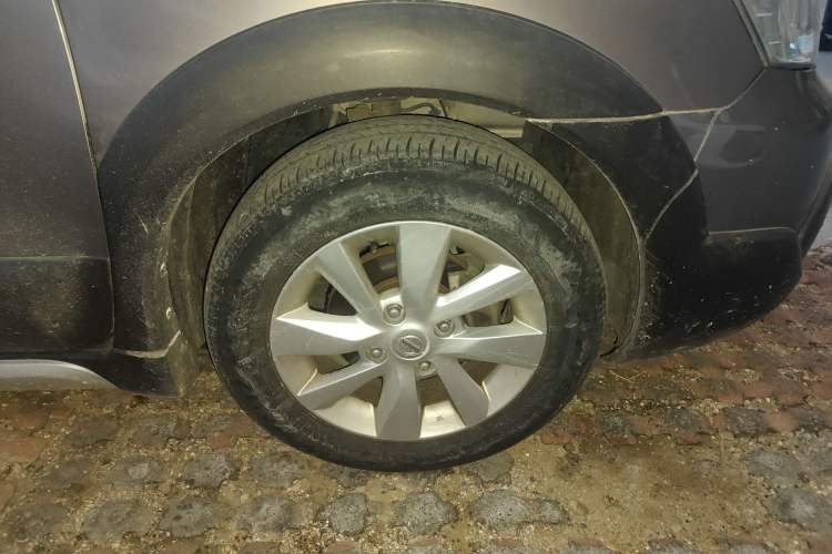 Used Nissan Livina 2013 Jingrui 1.6XL Manual Comfort Edition Right Front Wheel Hub