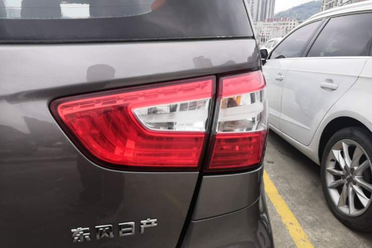 Used Nissan Livina 2013 1.6XE CVT Comfort Edition Right Rear Taillight