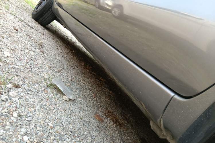 Used Nissan Livina 2013 1.6XE Manual Comfort Edition Right Side Sill