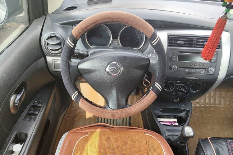 Used Nissan Livina 2013 1.6XE Manual Comfort Edition Steering Wheel