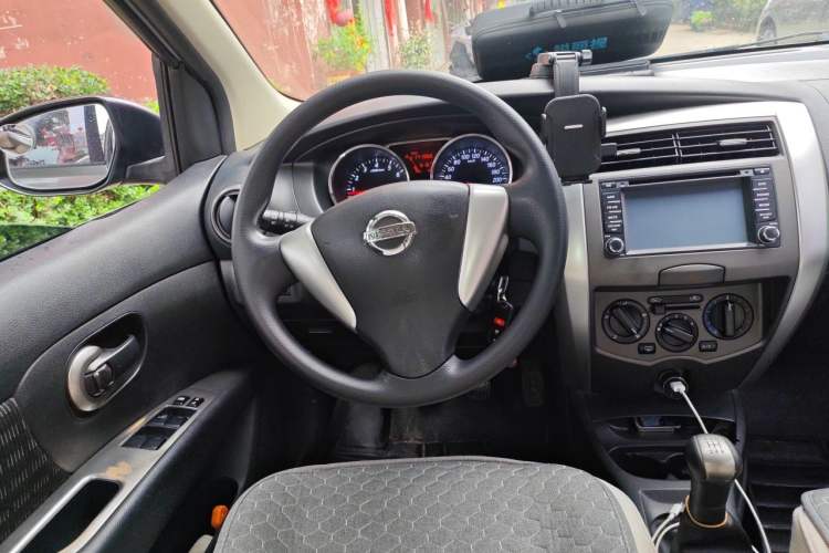 Used Nissan Livina 2013 Jingrui 1.6XL Manual Comfort Edition Steering Wheel