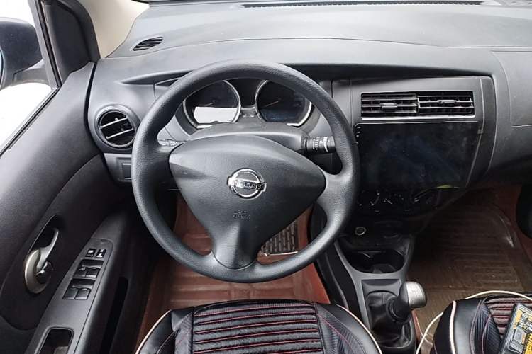 Used Nissan Livina 2013 1.6XE Manual Comfort Edition Steering Wheel