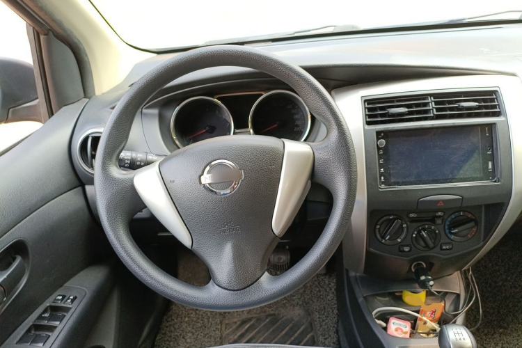Used Nissan Livina 2013 1.6XL Manual Luxury Edition Steering Wheel