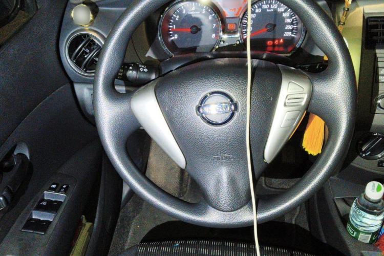 Used Nissan Livina 2013 JINRUI 1.6XV CVT Luxury Edition Steering Wheel
