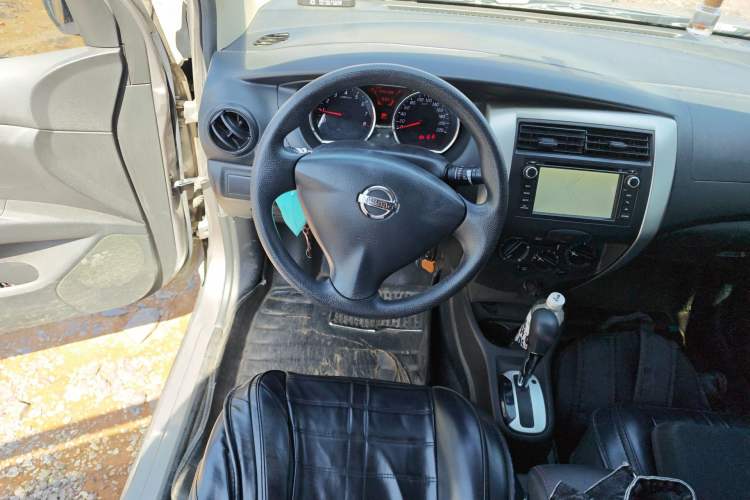 Used Nissan Livina 2013 1.6XE CVT Comfort Edition Steering Wheel