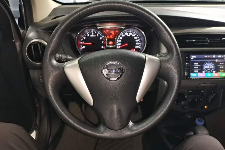 Used Nissan Livina 2013 Jinrui 1.6XL CVT Comfort Edition Steering Wheel