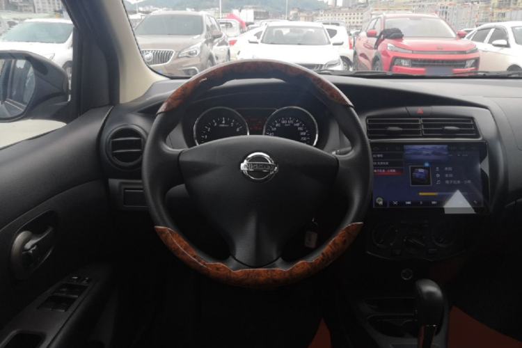Used Nissan Livina 2013 1.6XE CVT Comfort Edition Steering Wheel