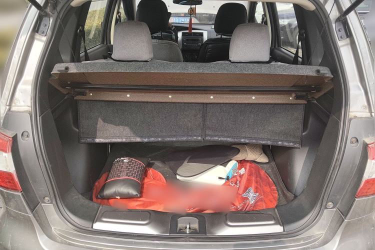 Used Nissan Livina 2013 1.6XE Manual Comfort Edition Trunk