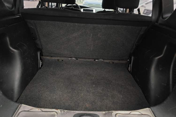 Used Nissan Livina 2013 1.6XE CVT Comfort Edition Trunk