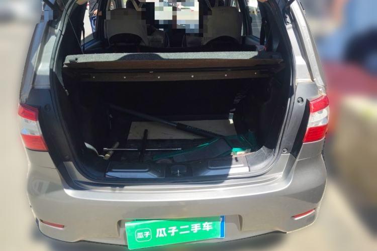 Used Nissan Livina 2013 1.6XE Manual Comfort Edition Trunk