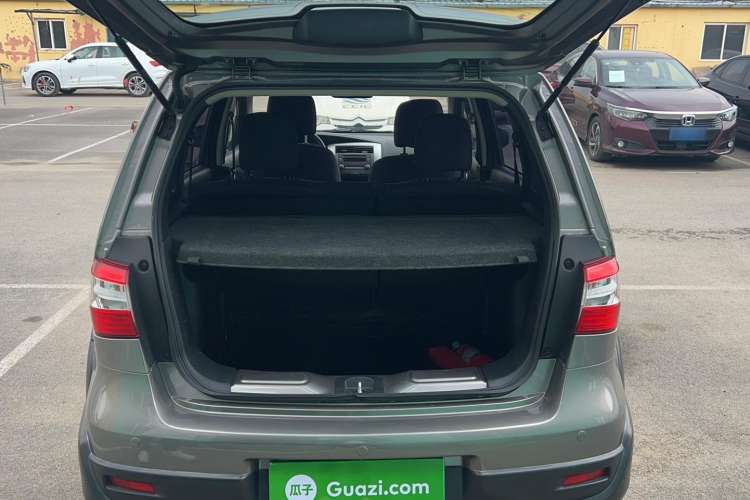 Used Nissan Livina 2013 JINRUI 1.6XV CVT Luxury Edition Trunk