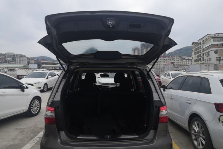 Used Nissan Livina 2013 1.6XE CVT Comfort Edition Trunk