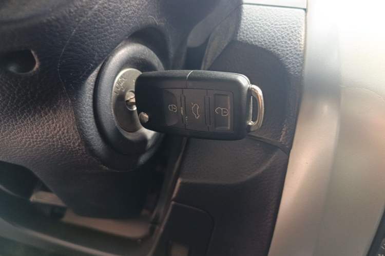 Used Nissan Livina 2013 1.6XE CVT Comfort Edition Vehicle Key