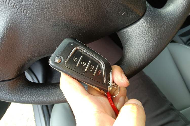 Used Nissan Livina 2013 1.6XE Manual Comfort Edition Vehicle Key