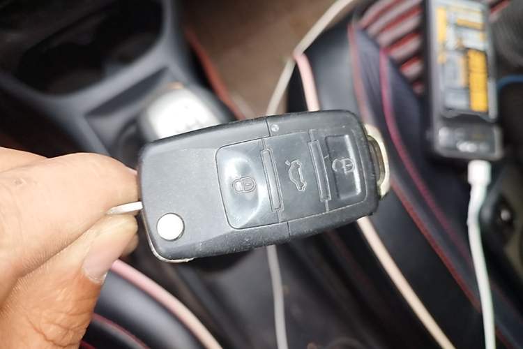 Used Nissan Livina 2013 1.6XE Manual Comfort Edition Vehicle Key