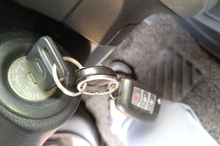 Used Nissan Livina 2013 1.6XL Manual Luxury Edition Vehicle Key
