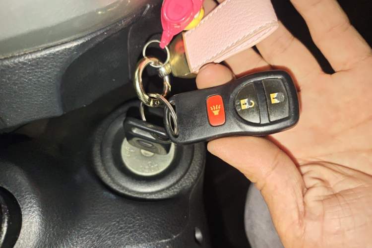 Used Nissan Livina 2013 1.6XE CVT Comfort Edition Vehicle Key
