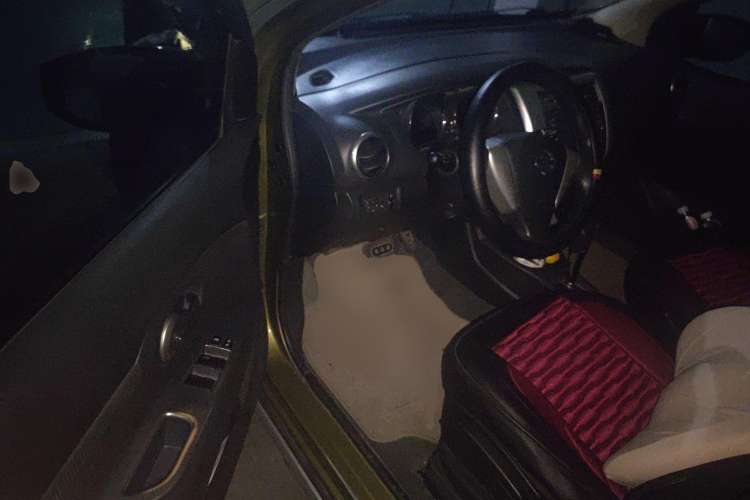 Used Nissan Livina 2013 JINRUI 1.6XV CVT Luxury Edition Driver Seat