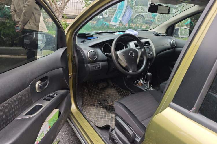 Used Nissan Livina 2013 JINRUI 1.6XV CVT Luxury Edition Driver Seat
