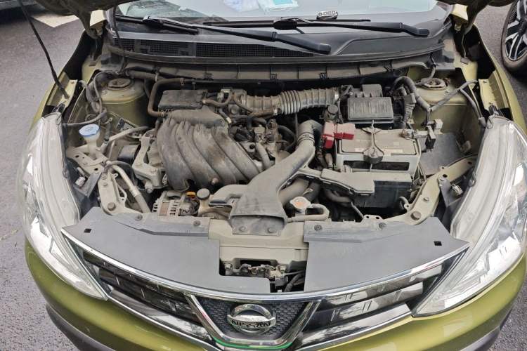 Used Nissan Livina 2013 JINRUI 1.6XV CVT Luxury Edition Engine Bay