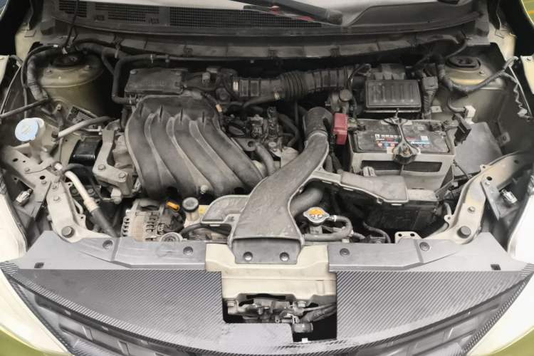 Used Nissan Livina 2013 JINRUI 1.6XV CVT Luxury Edition Engine Bay