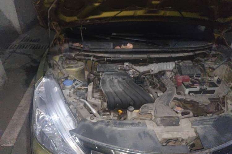 Used Nissan Livina 2013 JINRUI 1.6XV CVT Luxury Edition Engine Bay Right
