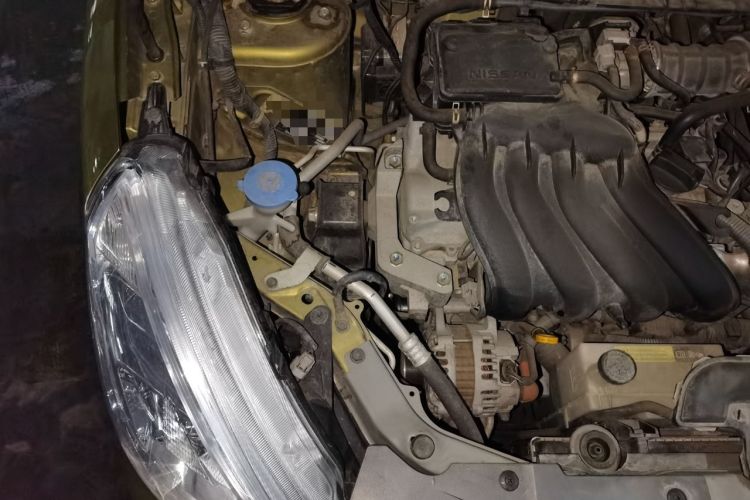 Used Nissan Livina 2013 Jinrui 1.6XL CVT Comfort Edition Engine Bay Right