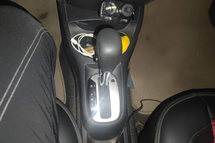 Used Nissan Livina 2013 JINRUI 1.6XV CVT Luxury Edition Gear Lever