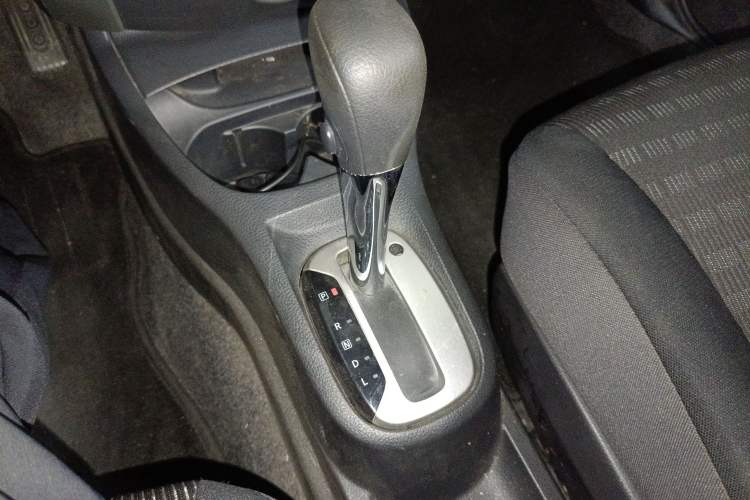 Used Nissan Livina 2013 Jinrui 1.6XL CVT Comfort Edition Gear Lever