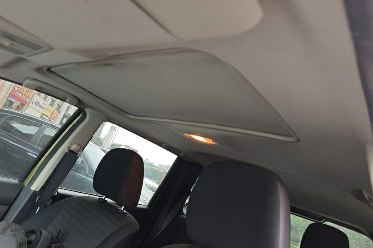 Used Nissan Livina 2013 JINRUI 1.6XV CVT Luxury Edition Headliner