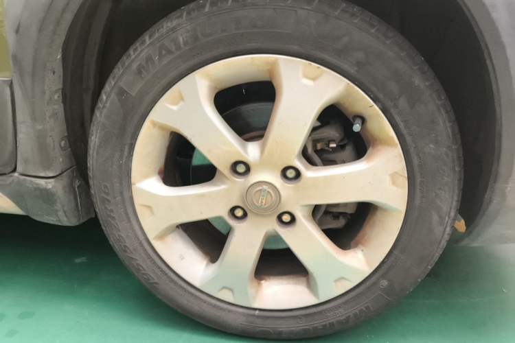 Used Nissan Livina 2013 JINRUI 1.6XV CVT Luxury Edition Right Front Wheel Hub