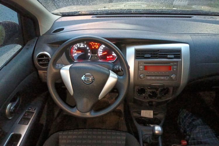 Used Nissan Livina 2013 JINRUI 1.6XV Manual Luxury Edition Steering Wheel