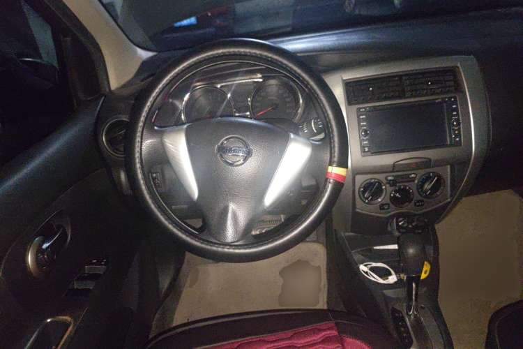 Used Nissan Livina 2013 JINRUI 1.6XV CVT Luxury Edition Steering Wheel