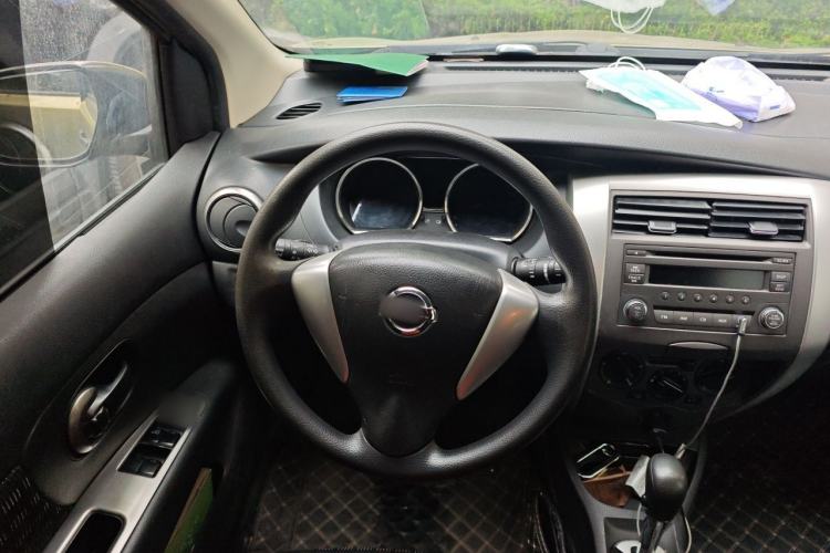Used Nissan Livina 2013 JINRUI 1.6XV CVT Luxury Edition Steering Wheel