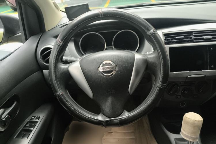 Used Nissan Livina 2013 JINRUI 1.6XV CVT Luxury Edition Steering Wheel